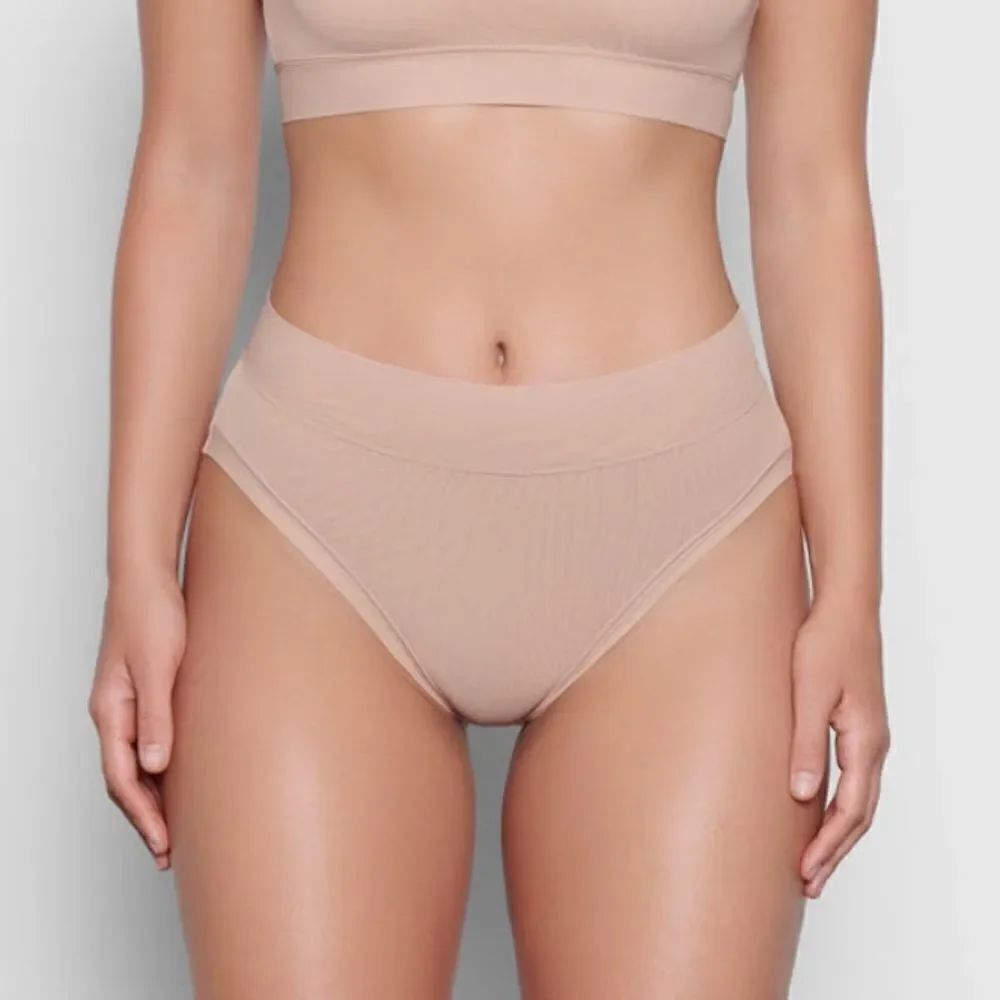 NWT SKIMS Summer Mesh Brief Mid Waist Cheeky Panty In Ochre Nude